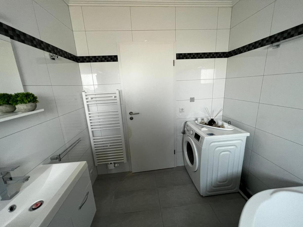 Prime Host Lovely Apartment 카를스루에 외부 사진