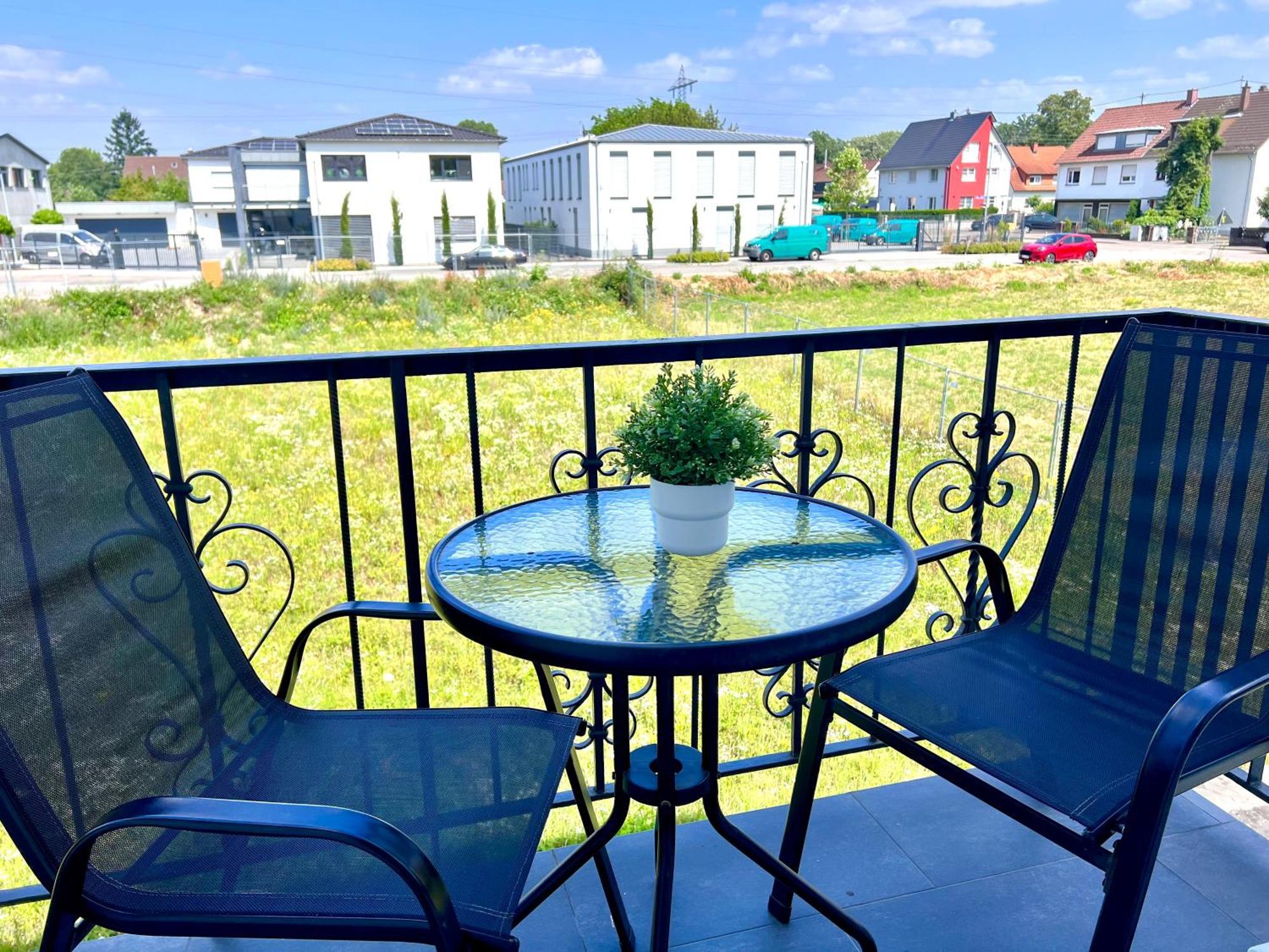 Prime Host Lovely Apartment 카를스루에 외부 사진